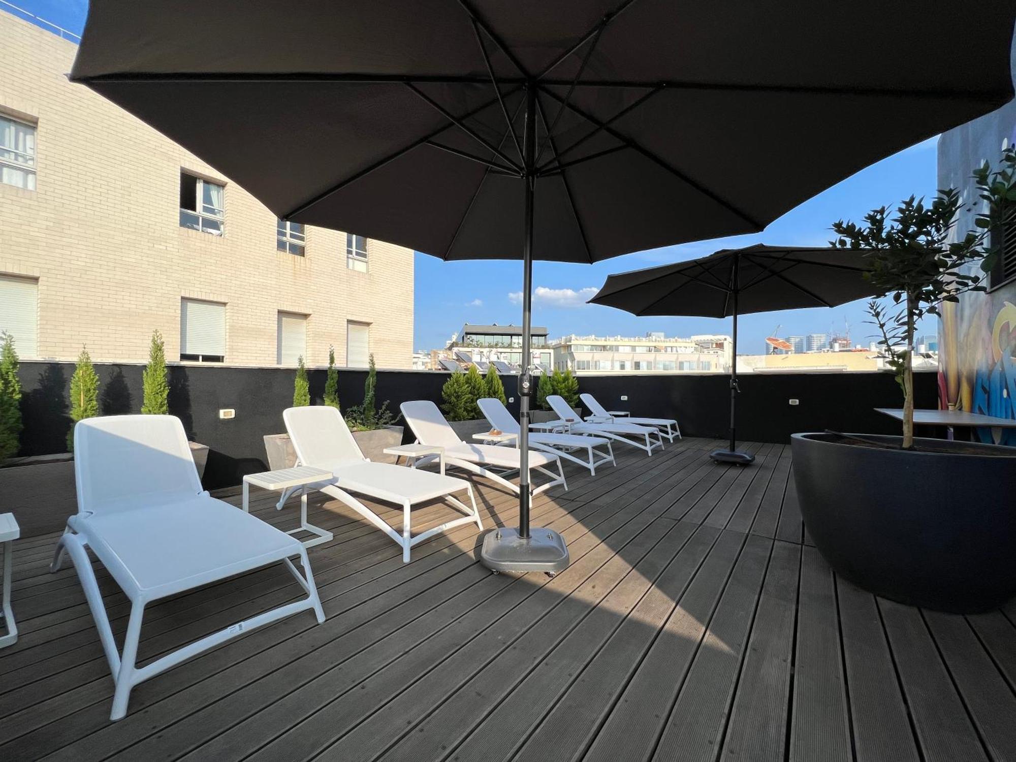 Beer Garden Hotel Tel Aviv Exterior photo